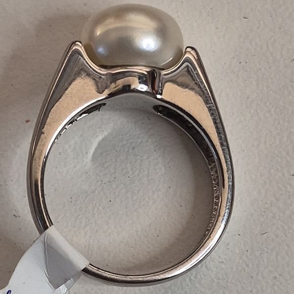 Sterling Silver Pearl Ring Size 6 - Picture 3 of 5